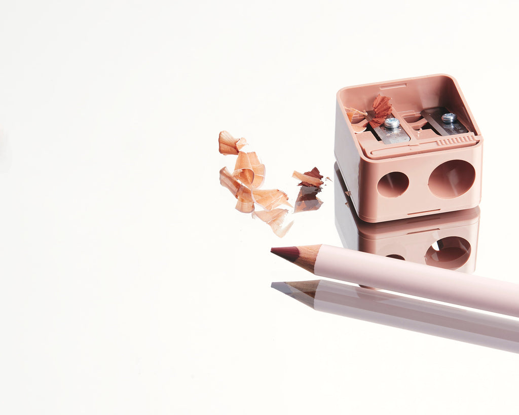 Hot Line Long-Wearing Lip Liner