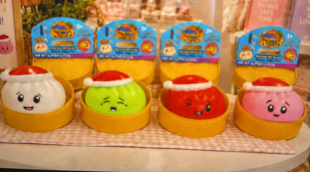 MYSTERY CHRISTMAS DUMPLING AND STEAMER | 4 TO COLLECT