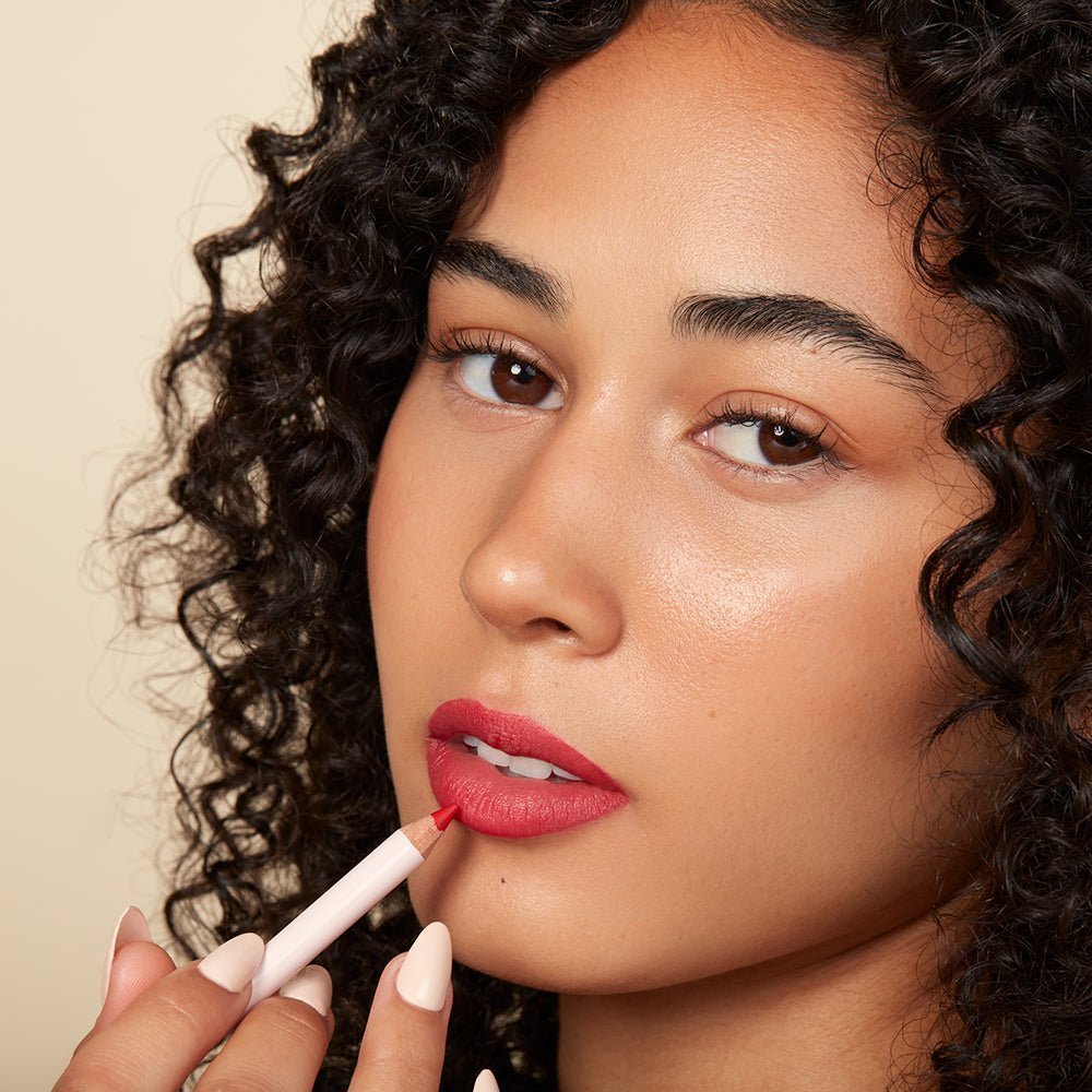 Hot Line Long-Wearing Lip Liner